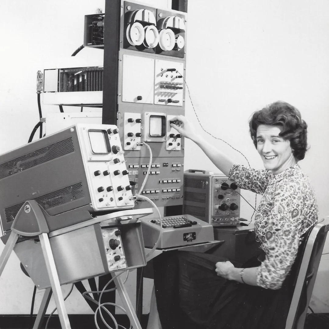 American programmer Mary Wilkes in 1965 was the first in the world to use a home computer