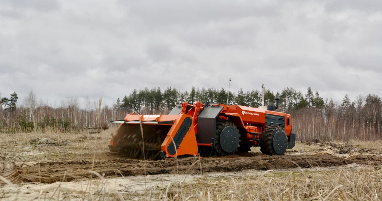 Tractor with special trailer and autopilot for analyzing sowed areas for mining